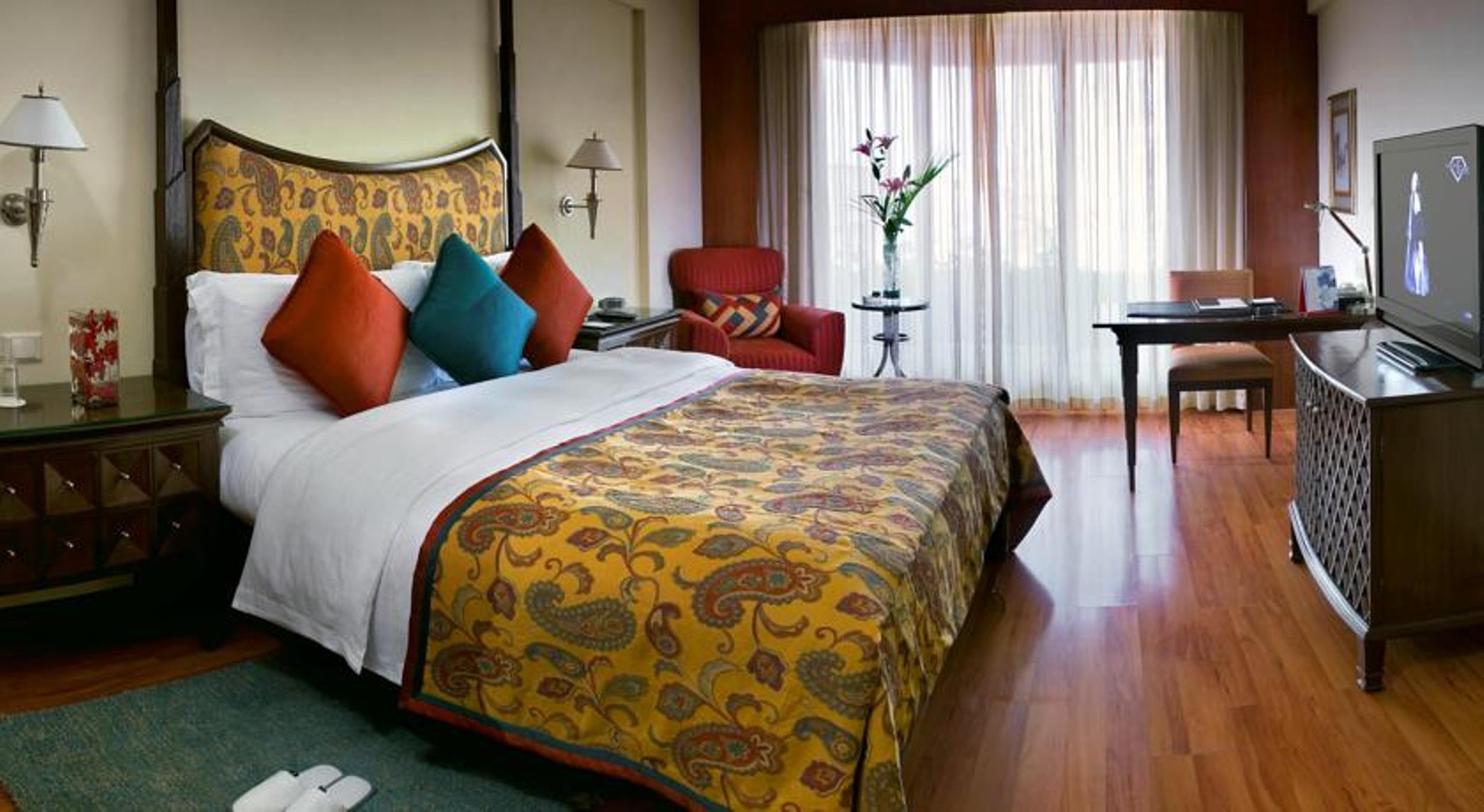 The Lalit Mumbai Hotel Ngoại thất bức ảnh A room at the Taj Bengal