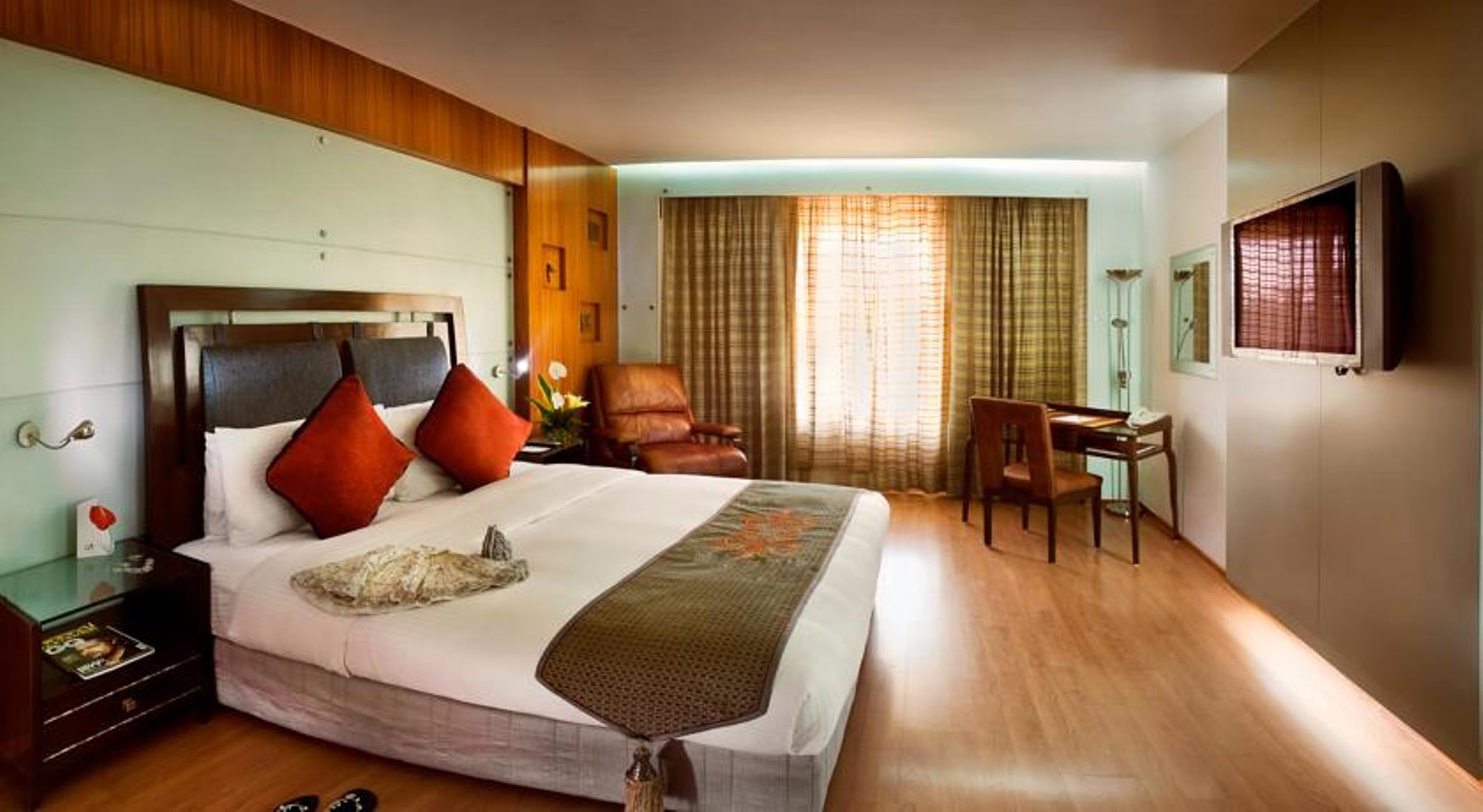 The Lalit Mumbai Hotel Ngoại thất bức ảnh A room at the hotel