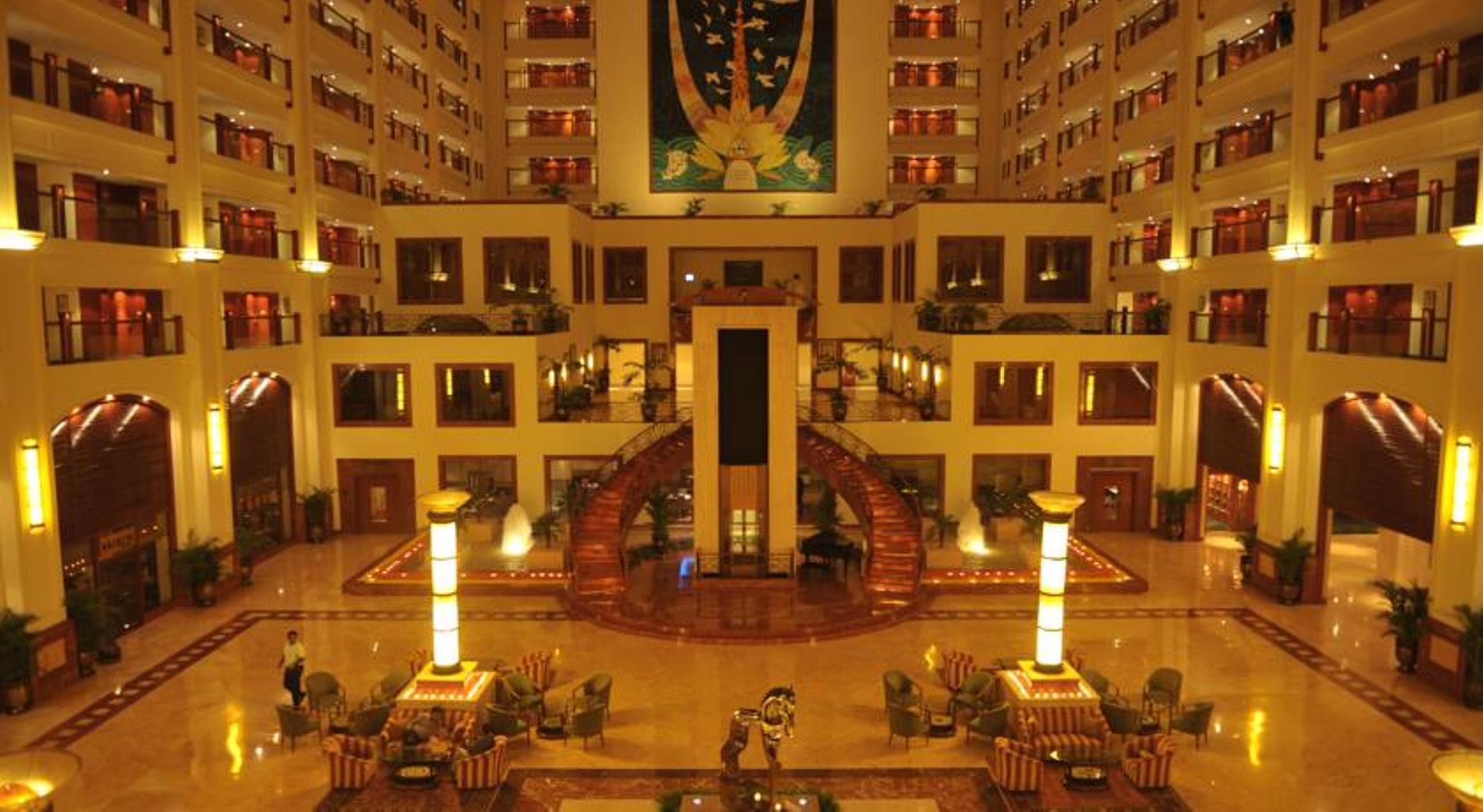 The Lalit Mumbai Hotel Ngoại thất bức ảnh The interior of the hotel