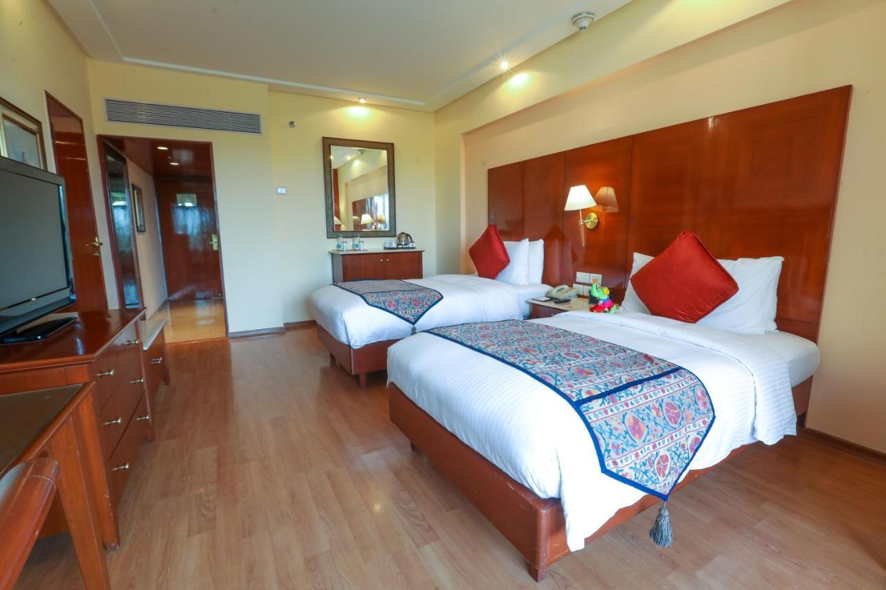 The Lalit Mumbai Hotel Ngoại thất bức ảnh Deluxe Room