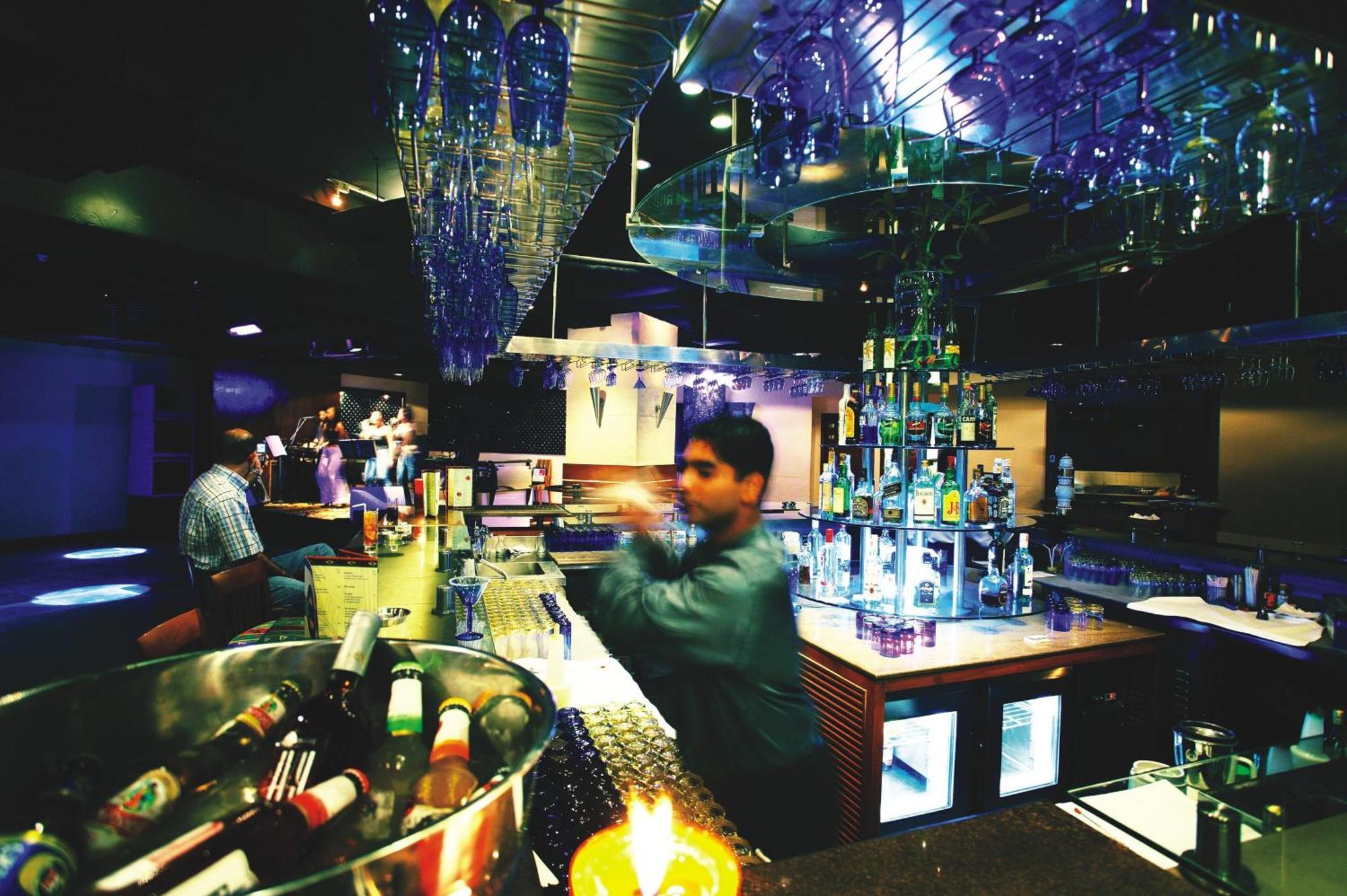 The Lalit Mumbai Hotel Nhà hàng bức ảnh The bar at the nightclub