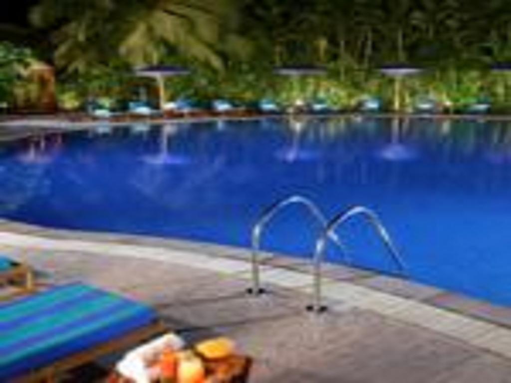 The Lalit Mumbai Hotel Tiện nghi bức ảnh The pool at the hotel