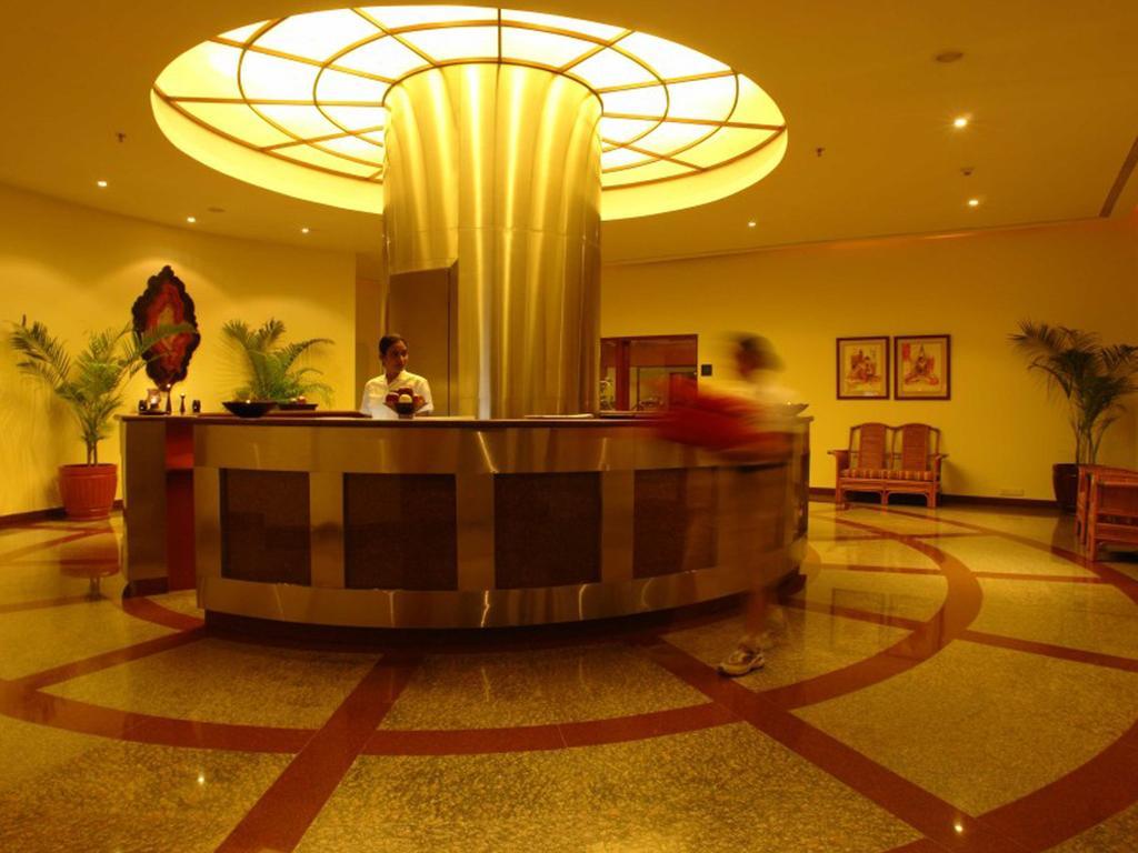 The Lalit Mumbai Hotel Ngoại thất bức ảnh The lobby of the hotel