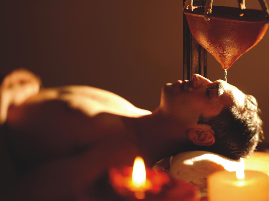The Lalit Mumbai Hotel Ngoại thất bức ảnh Ayurvedic treatment
