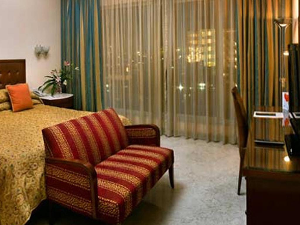 The Lalit Mumbai Hotel Phòng bức ảnh A room at the hotel