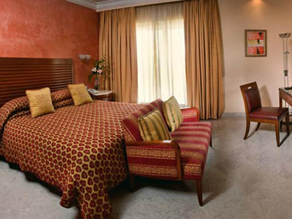 The Lalit Mumbai Hotel Ngoại thất bức ảnh A room at the hotel